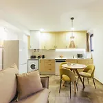Bravissimo Mercadal 3, One-bedroom Sofa Bed Апартаменты Жирона
