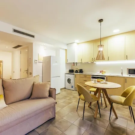 Bravissimo Mercadal 3, One-bedroom Sofa Bed Appartement Gerona